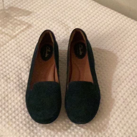 Clark’s Artisan dark blue suede round toe slip on flats size # 7 M. - Picture 2 of 10